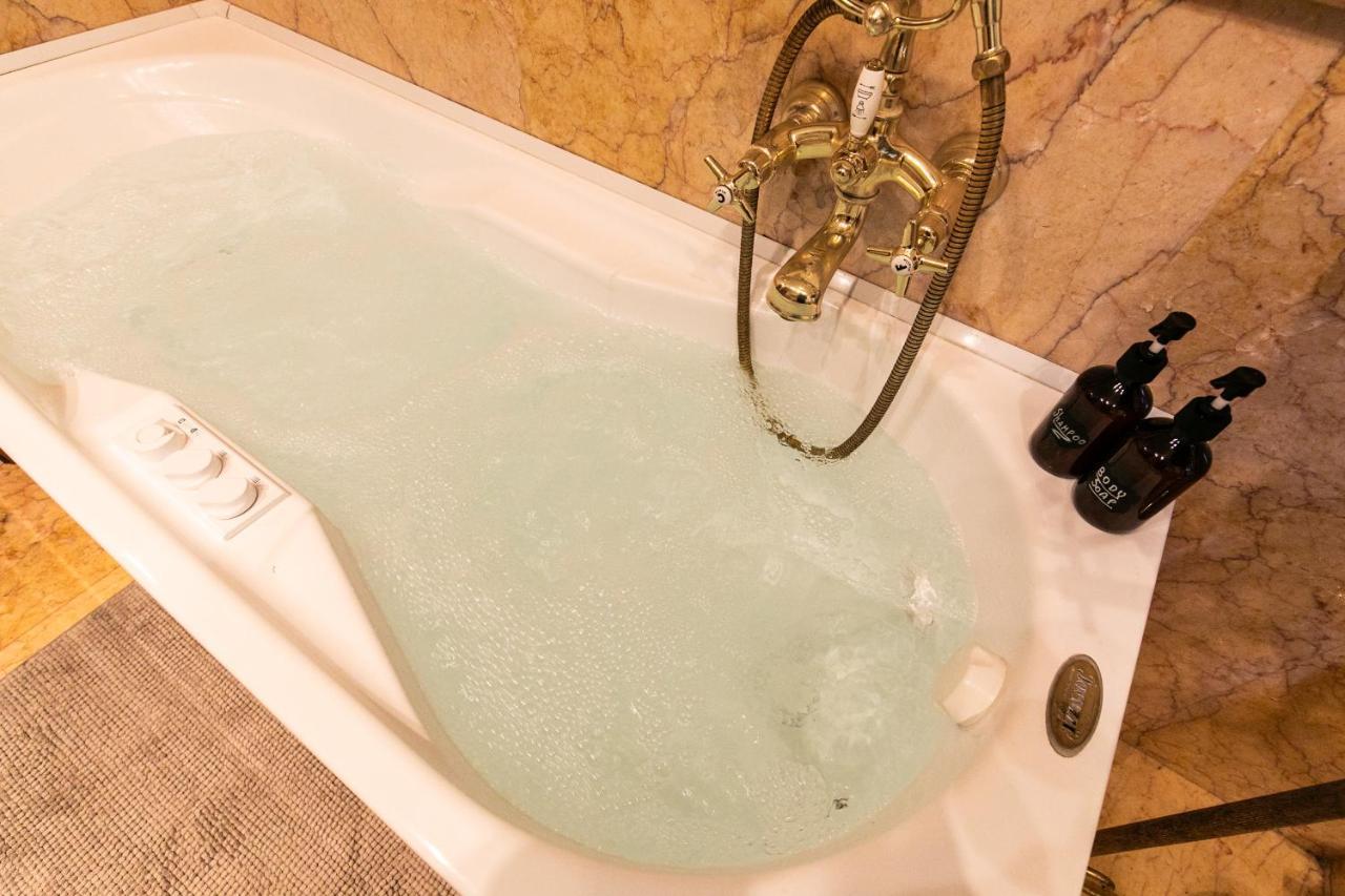 Klimt - Jacuzzi 5 Star - Luxury Design Apartment Mailand Exterior foto