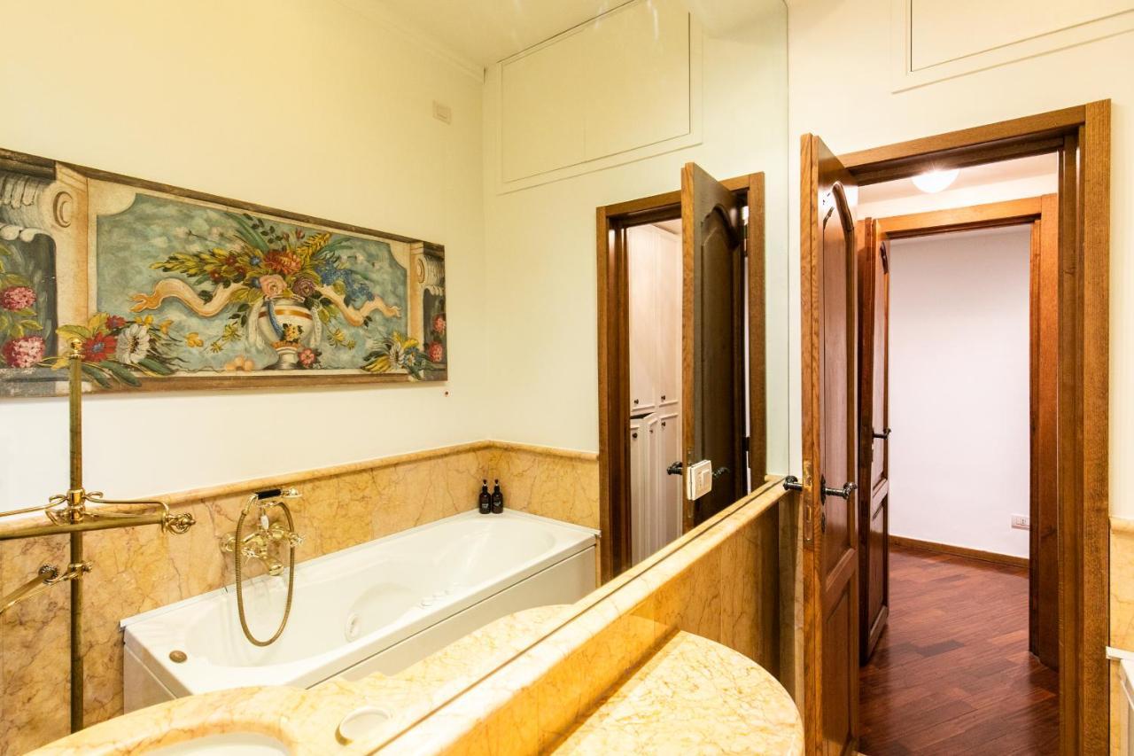 Klimt - Jacuzzi 5 Star - Luxury Design Apartment Mailand Exterior foto