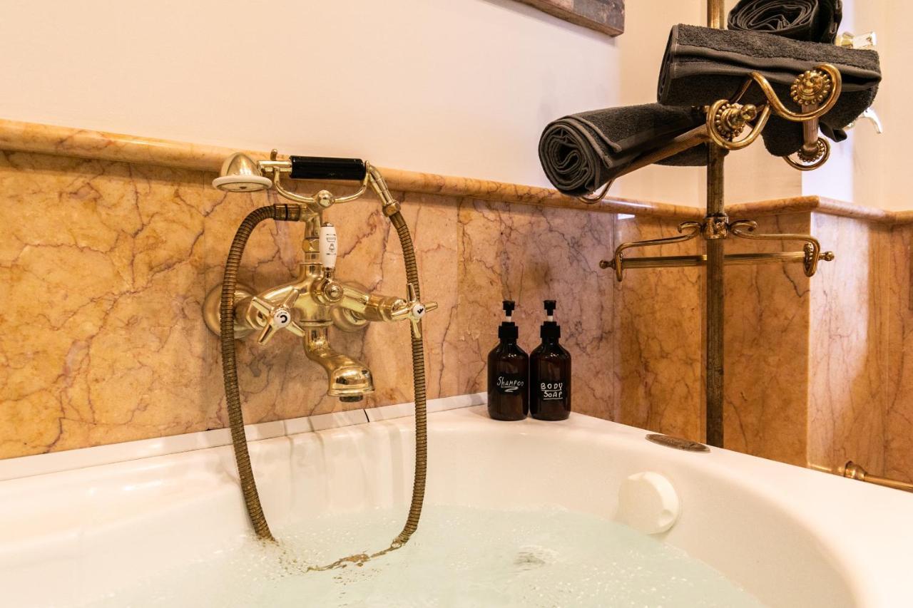 Klimt - Jacuzzi 5 Star - Luxury Design Apartment Mailand Exterior foto